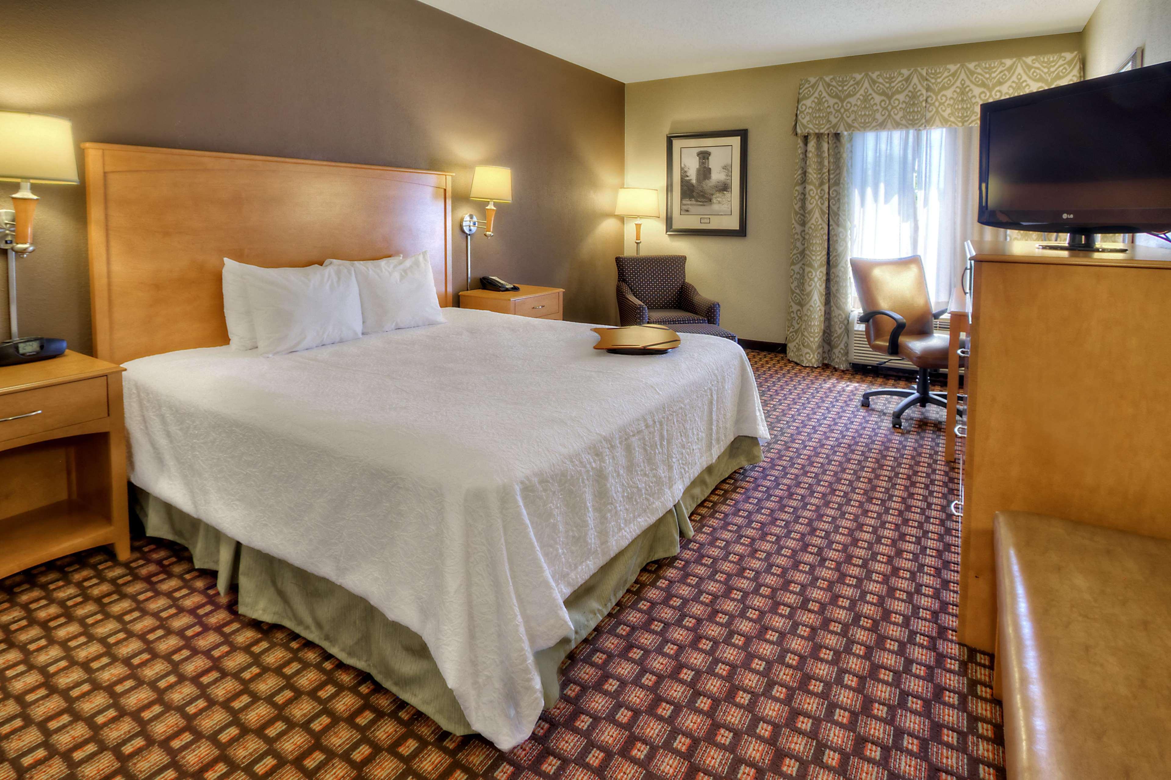 Hampton Inn & Suites Nashville-Vanderbilt-Elliston Place Exterior foto