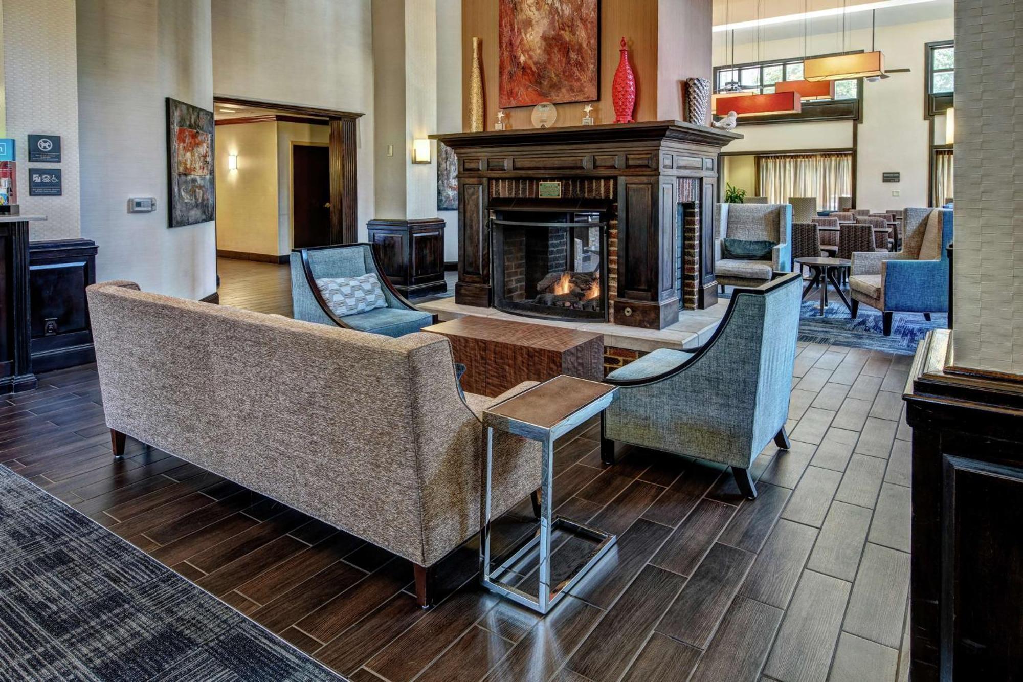 Hampton Inn & Suites Nashville-Vanderbilt-Elliston Place Exterior foto